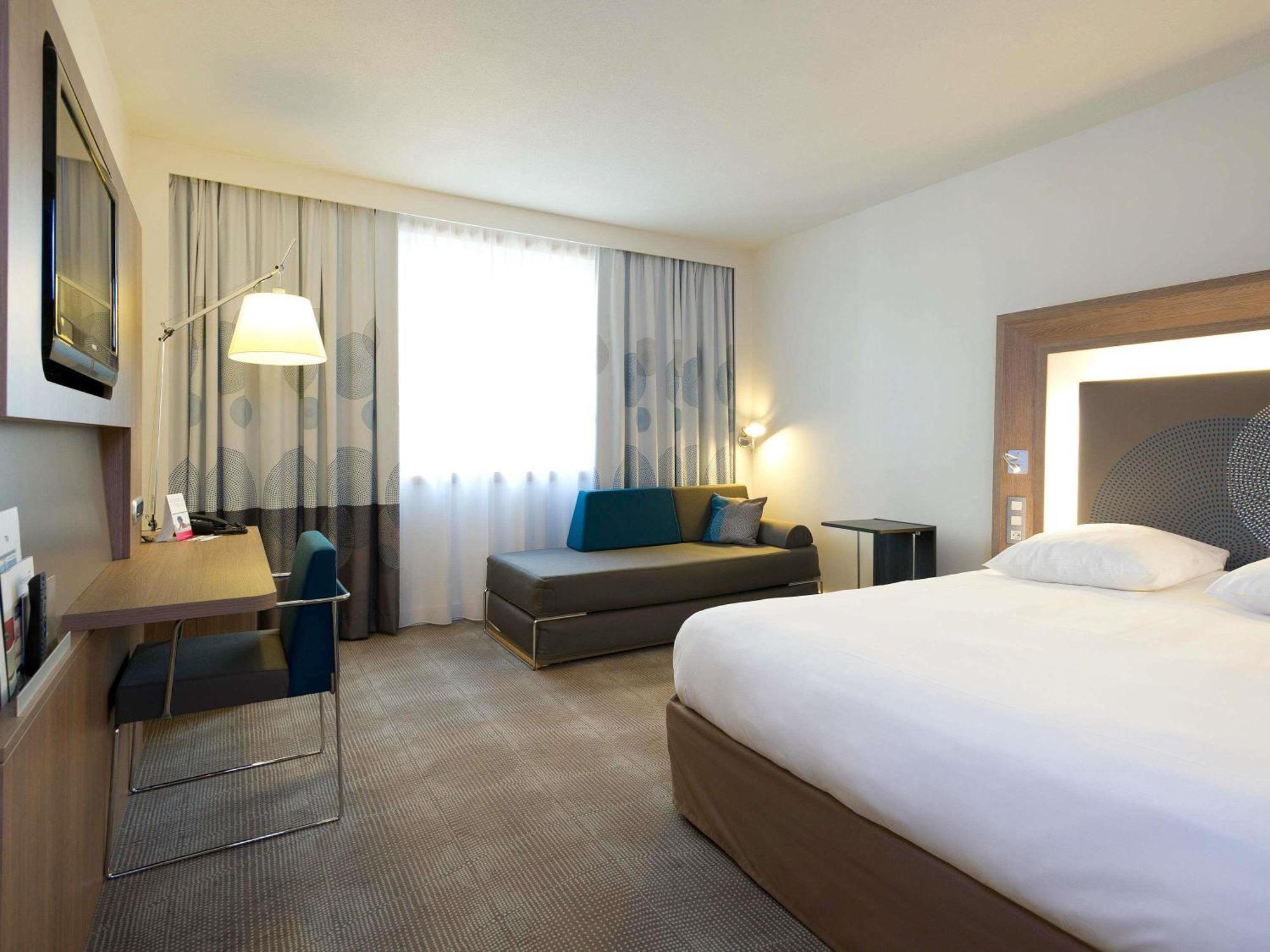 Standard Zimmer mit 1 Doppelbett und 2 Einzelbetten